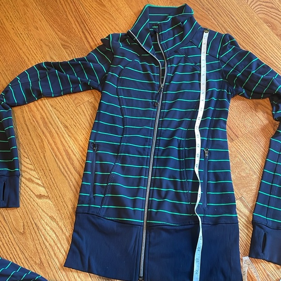 Lululemon Asana Jacket and Tank - Picture 5 of 13